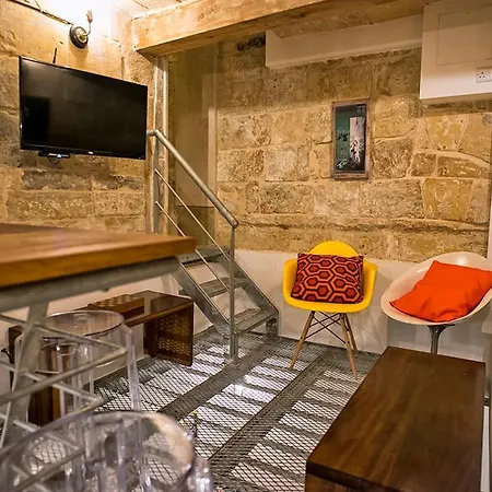 No 68 In 3* Βαλέτα